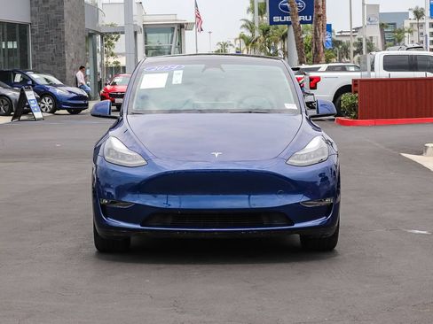 Used 2024 Tesla Model Y Long Range AWD/4WD image 2