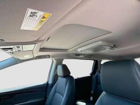 Used 2023 Honda Odyssey Touring image 28