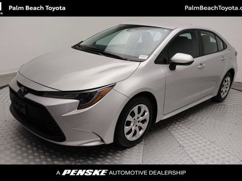 Certified 2025 Toyota Corolla LE FWD image 1