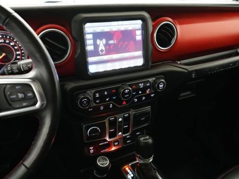 Used 2018 Jeep Wrangler Unlimited Rubicon w/ Dual Top Group image 25