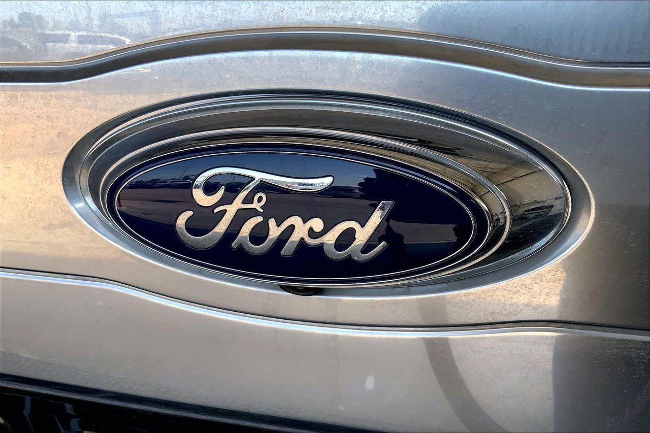 Used 2016 Ford F250 Platinum w/ FX4 Off-Road Package AWD/4WD image 31