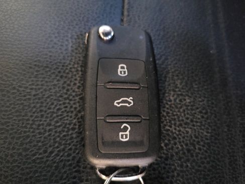 Used 2016 Volkswagen Jetta GLI SEL FWD image 32