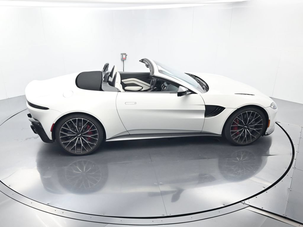 Used 2023 Aston Martin V8 Vantage Roadster RWD image 44
