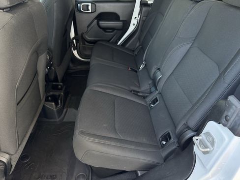 Used 2022 Jeep Gladiator Sport AWD/4WD image 19