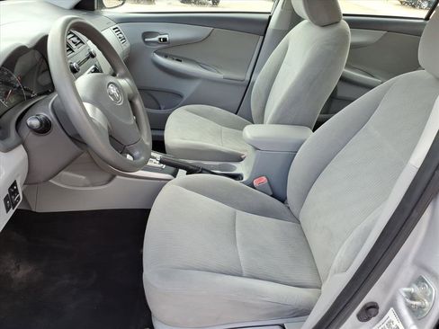 Used 2010 Toyota Corolla LE image 10