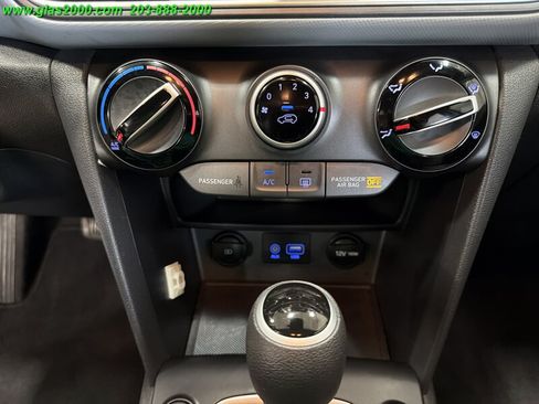 Used 2019 Hyundai Kona SE AWD/4WD image 27