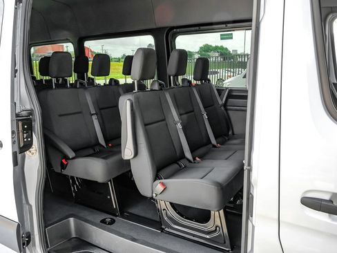 Used 2025 Mercedes-Benz Sprinter 2500 image 26