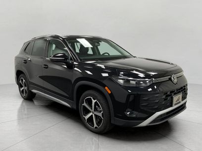 New 2025 Volkswagen Tiguan SE