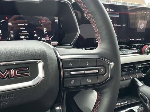Used 2025 GMC Canyon AT4 w/ AT4X AEV Edition AWD/4WD image 39