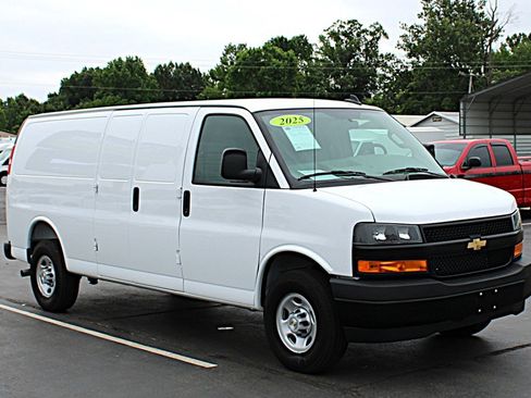 Used 2025 Chevrolet Express 2500 Extended w/ Driver Convenience Package RWD image 3