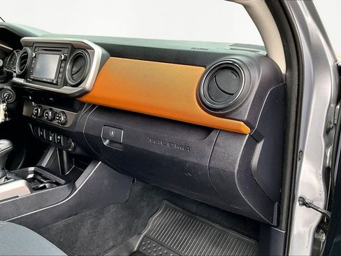 Used 2019 Toyota Tacoma SR5 image 20