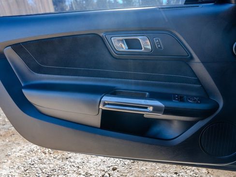 Used 2016 Ford Mustang Shelby GT350 w/ Track Package image 26