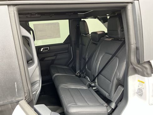 New 2025 Ford Bronco Badlands image 10