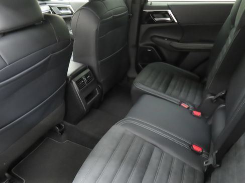 New 2026 Mitsubishi Outlander LE FWD image 22