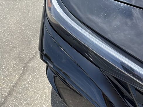 Used 2024 Hyundai Elantra Limited FWD image 3