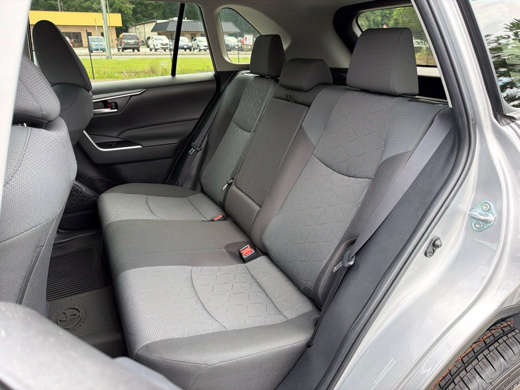 Used 2024 Toyota RAV4 XLE AWD/4WD image 19