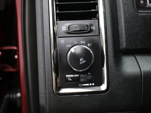 Used 2018 RAM 2500 Laramie w/ Sport Appearance Group AWD/4WD image 17