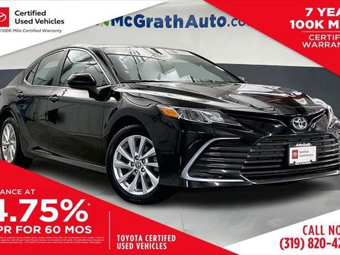 Certified 2021 Toyota Camry LE image 1