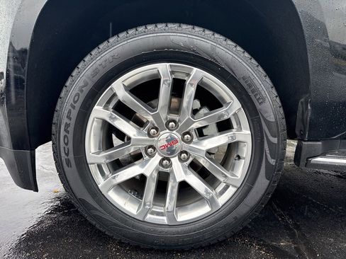 Used 2018 GMC Yukon SLT image 15