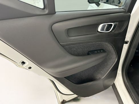 Used 2023 Volvo XC40 Recharge Ultimate AWD/4WD image 28