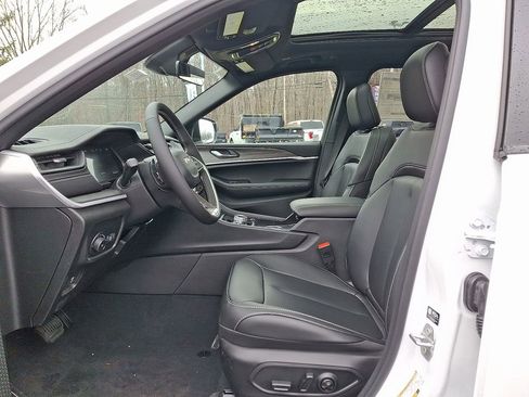 New 2026 Jeep Grand Cherokee Limited image 10