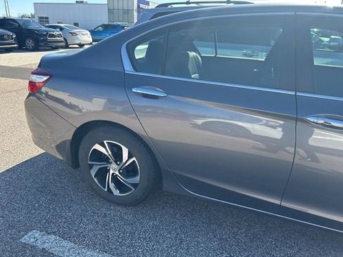 Used 2016 Honda Accord LX image 19