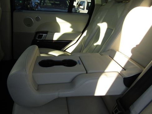 Used 2015 Land Rover Range Rover Supercharged image 20
