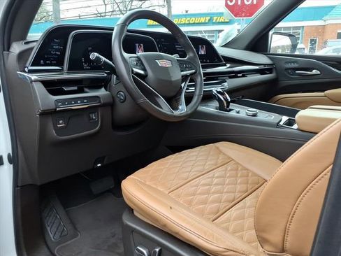 Certified 2021 Cadillac Escalade ESV Premium Luxury w/ LPO, Illumination Package image 12