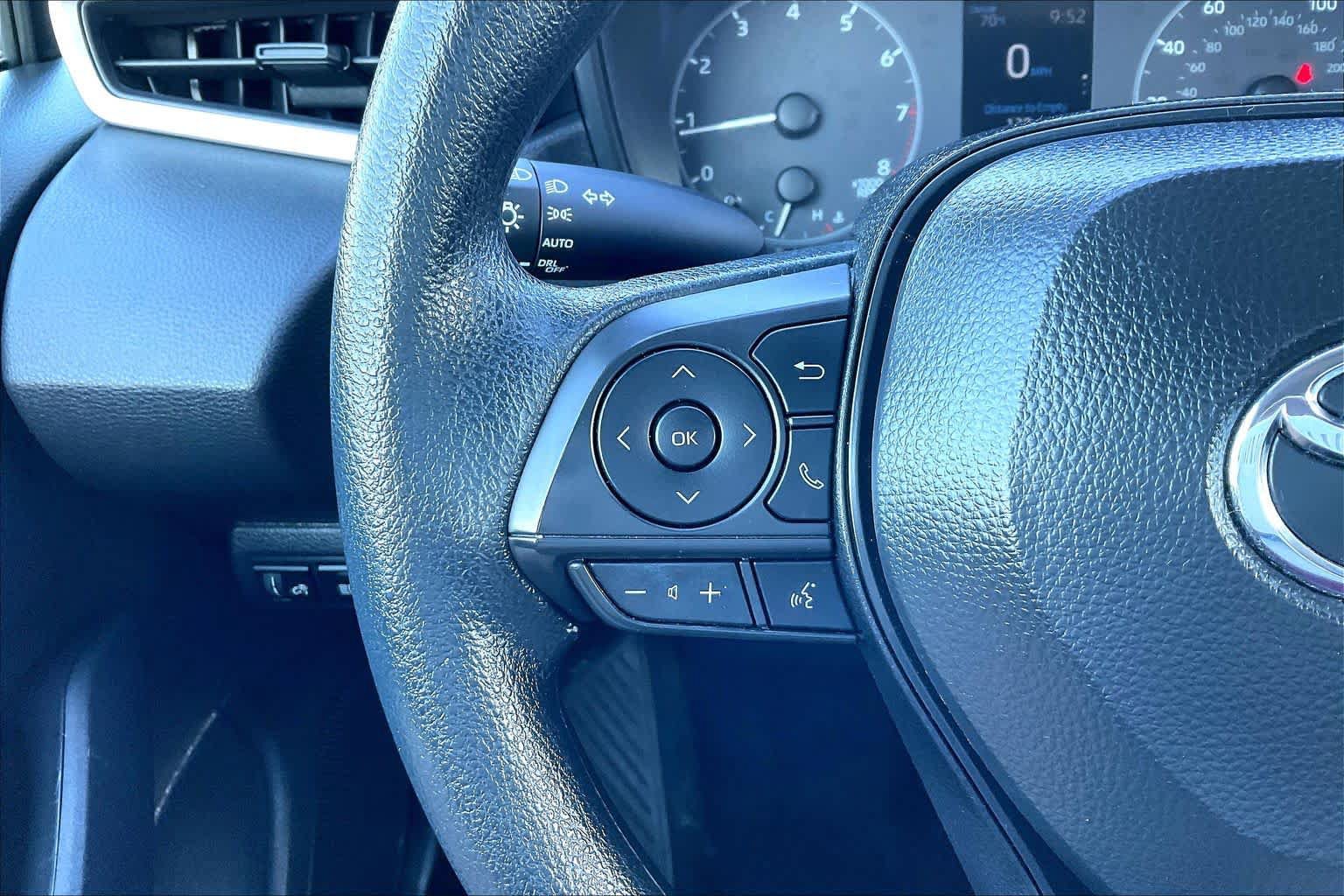 Used 2025 Toyota Corolla LE FWD image 21