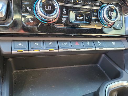 Used 2022 GMC Sierra 1500 Denali w/ Denali Reserve Package image 26