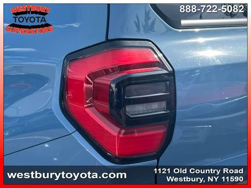 Used 2025 Toyota 4Runner SR5 AWD/4WD image 11