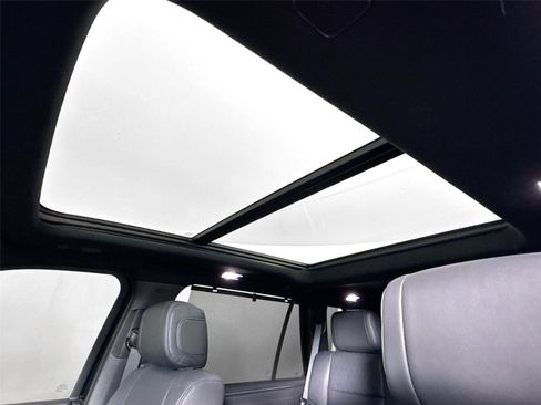 Certified 2025 Toyota Sequoia Platinum AWD/4WD image 6