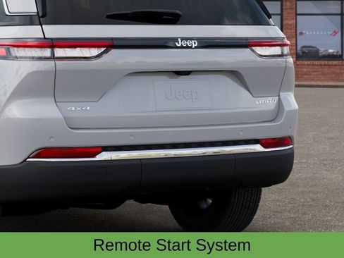 New 2025 Jeep Grand Cherokee Laredo X w/ Luxury Tech Group I AWD/4WD image 15
