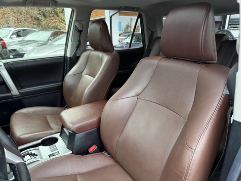 Used 2016 Toyota 4Runner Limited image 15