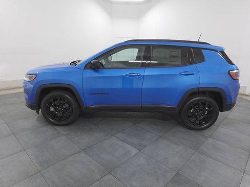 New 2026 Jeep Compass Latitude image 2