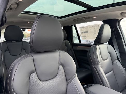 New 2026 Volvo XC90 B6 Ultra w/ Lounge Package image 9