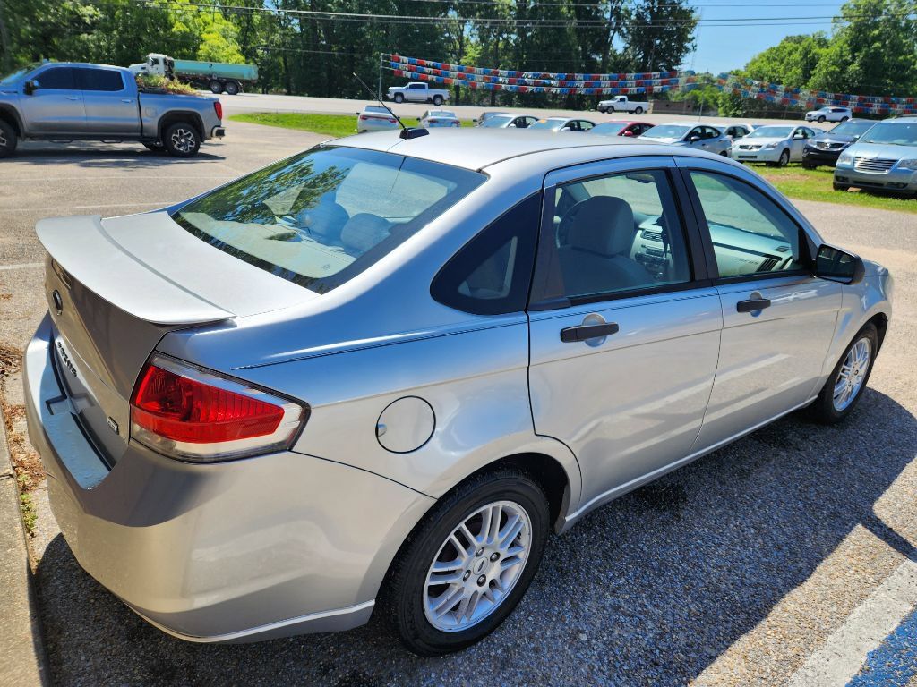 Used 2011 Ford Focus SE w/ 201A Rapid Spec Order Code FWD image 2