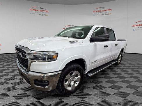 Used 2025 RAM 1500 Big Horn AWD/4WD image 3
