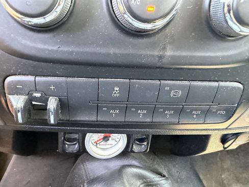Used 2017 RAM 3500 Tradesman w/ Chrome Appearance Group AWD/4WD image 17