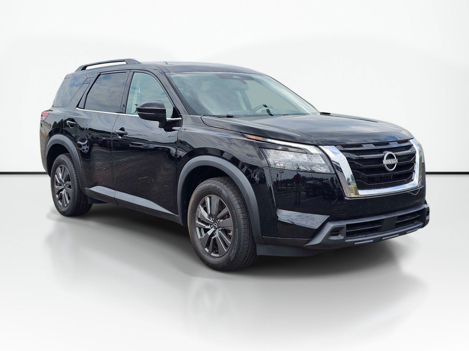 Used 2024 Nissan Pathfinder SV FWD image 5