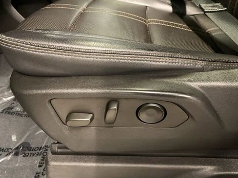 Used 2022 Chevrolet Silverado 1500 High Country w/ High Country Premium Package image 26