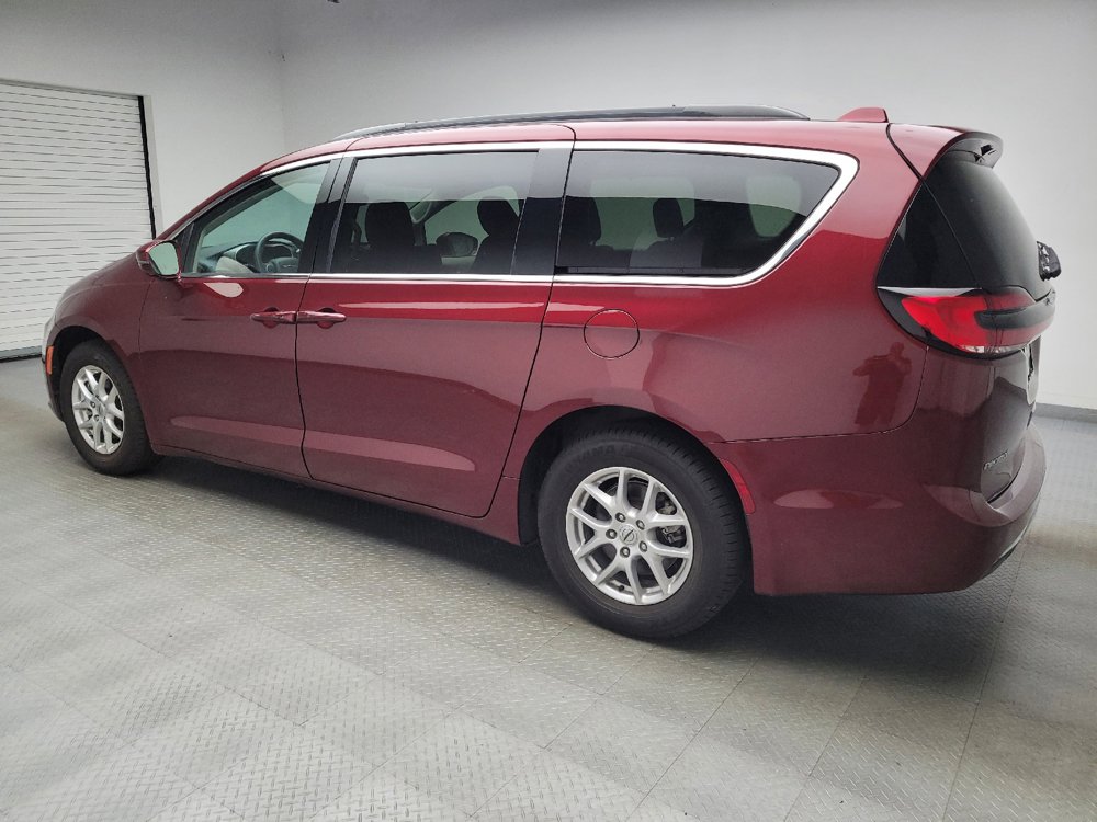 Used 2022 Chrysler Pacifica Touring-L FWD image 3