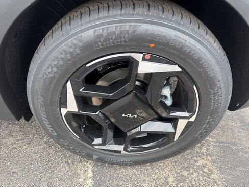 New 2026 Kia Sportage EX image 21