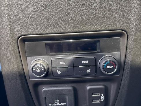 Used 2024 Buick Enclave Premium w/ Experience Buick Package FWD image 29