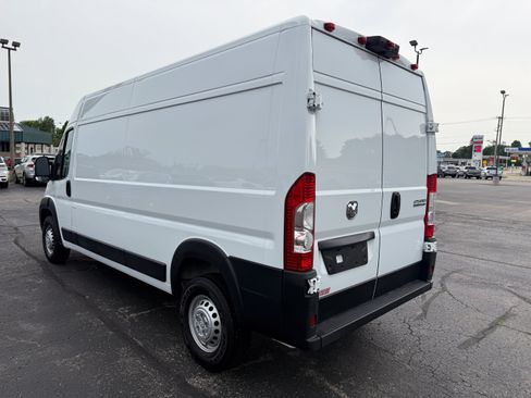 Used 2026 RAM ProMaster 2500 w/ Convenience Group FWD image 3