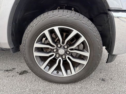 Used 2025 RAM 1500 Limited AWD/4WD image 12