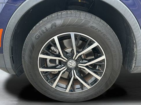 Used 2021 Volkswagen Tiguan SE w/ Panoramic Sunroof Package image 30