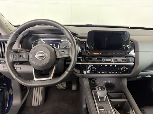 Certified 2025 Nissan Pathfinder SL w/ SL Premium Package image 3