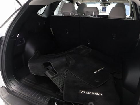 Certified 2025 Hyundai Tucson SE image 15