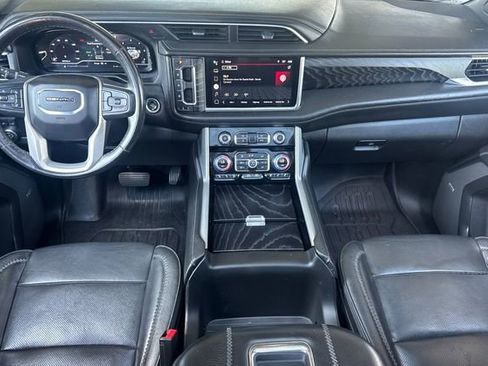 Used 2022 GMC Yukon XL Denali AWD/4WD image 15